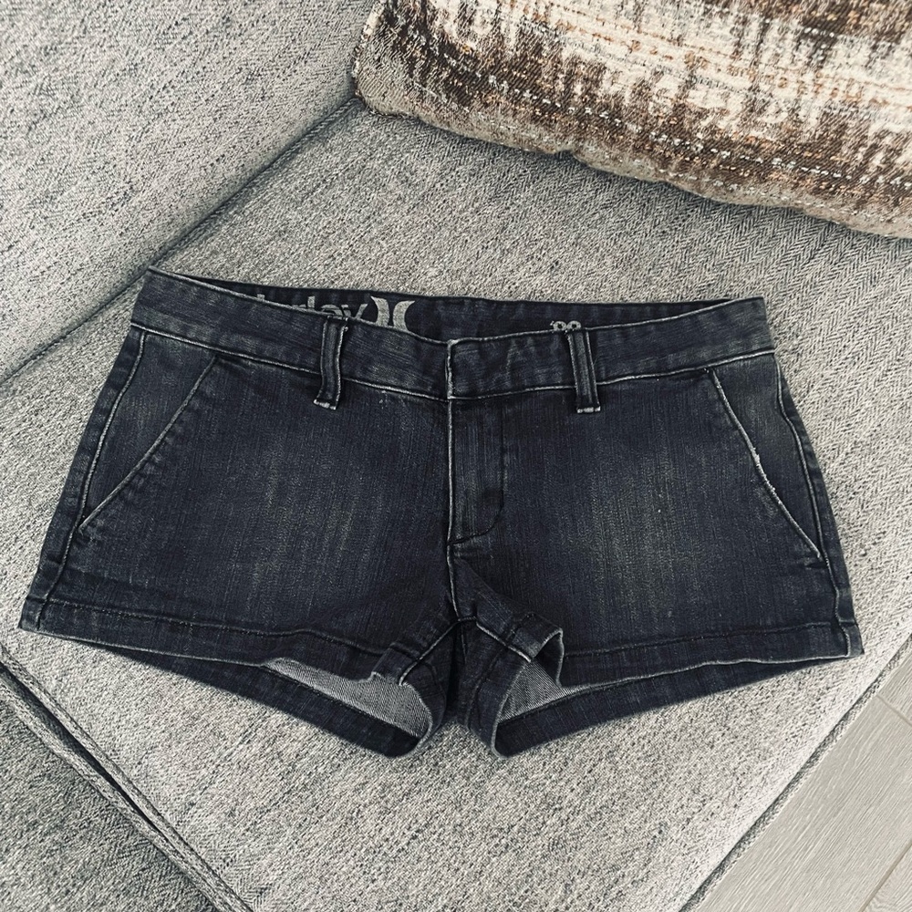 Hurley '99 Lowrider Black Low
Stretch Denim Jean Booty Shorts